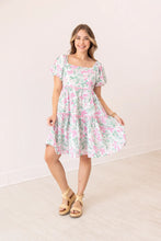 Load image into Gallery viewer, Floral Dress With Scallop Trim
